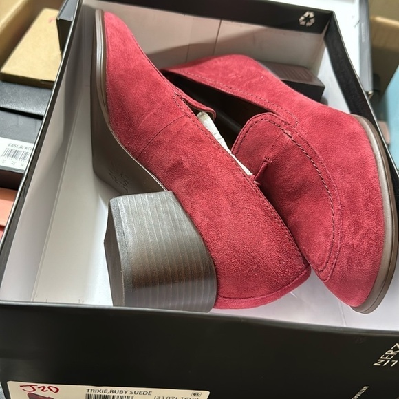 NATURALIZER Trixie Loafers - Picture 2 of 6